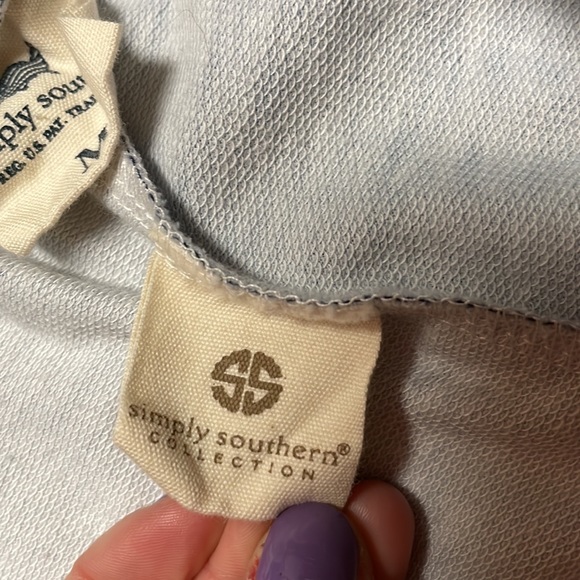 Simply Southern women’s red, white, and blue shorts. Medium - Picture 4 of 5